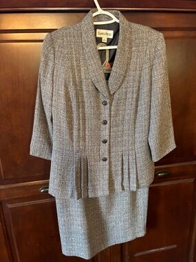 Ellen Tracy GrayTweed Skirt Suit Set